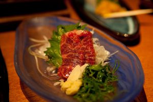 basashi- món sashimi ngựa sống ở nhật