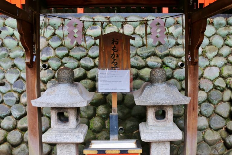fushimi inari taisha, jinja, kyoto, torii, điều ước thành hay không thành, chỉ cần khấn nguyện ở ngôi đền nổi tiếng nhất kyoto là biết ngay