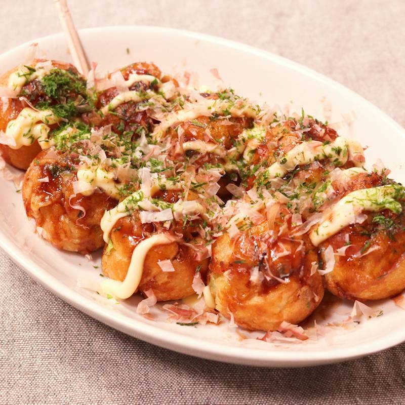 món nhật, món nhật độc lạ, takoyaki, takoyaki đã tiến hoá, không biết có tiện hơn không nhưng chắc chắn giúp chị em ăn takoyaki được ‘duyên dáng’ hơn
