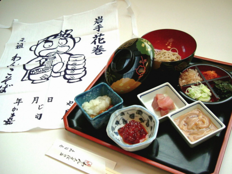 Bố mẹ dặn “ăn nhẹ nhàng, từ tốn”, sang Nhật lại có món đặc sản khiến bạn ăn “bạt mạng”, lại còn vô cùng stress