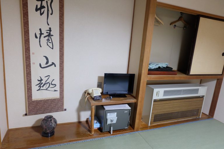 tiếp khách đẳng cấp như các okami tại ryokan – đây là những lý do bạn nên trải nghiệm nghỉ đêm tại lữ quán