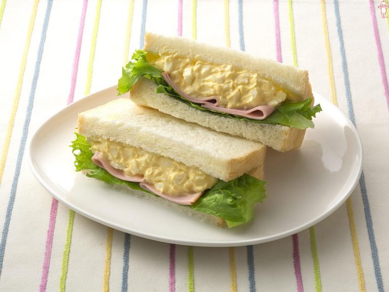Sự kết hợp lạ lùng nhưng vô cùng quen thuộc của món Sandwich