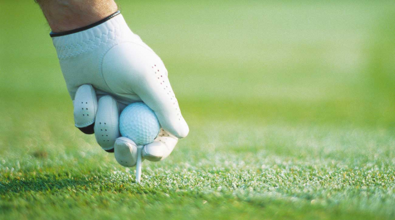 kỹ thuật golf, luật thi đấu, golfer có buộc phải dùng cọc tee khi phát bóng?