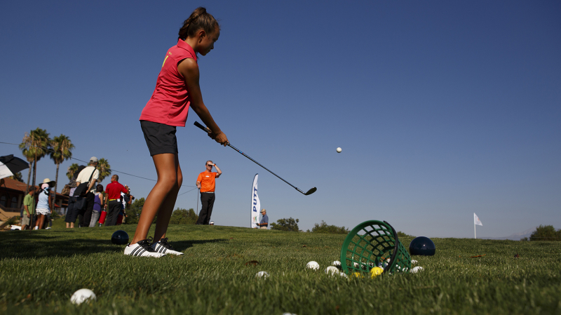 Gợi ý bốn cách khởi động hiệu quả trong 15 phút cho golfer