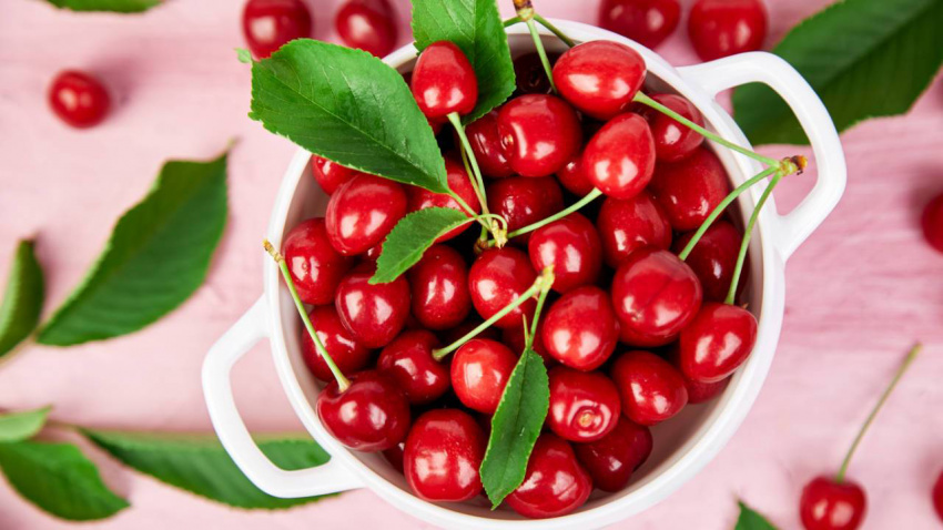 Cách chọn mua cherry và những công dụng tuyệt vời của loại trái cây đắt đỏ này