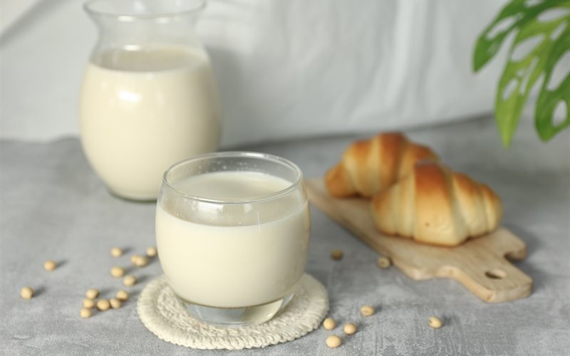 cách làm sữa đậu nành, công dụng của sữa gạo lứt, cách làm sữa đậu phộng, cách làm sữa mè đen, công dụng sữa đậu nành, công dụng của sữa mè đen, làm sữa tại nhà, sữa thực vật : cách làm 5 loại sữa từ hạt dễ làm tại nhà bổ sung dưỡng chất