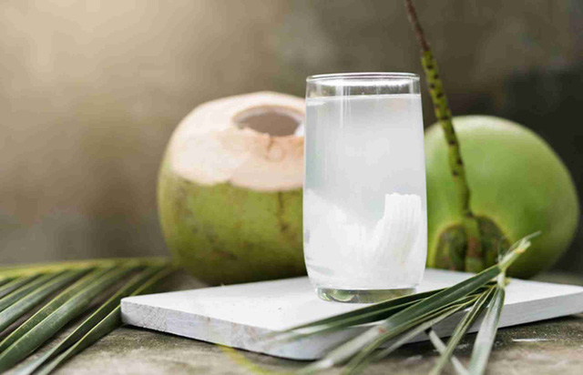lợi ích từ nước dừa, công dụng của nước dừa, tại sao nên uống nước dừa, tác dụng của nước dừa, uống nước dừa có tốt cho sức khỏe không, 8 lợi ích tuyệt vời của nước dừa tươi