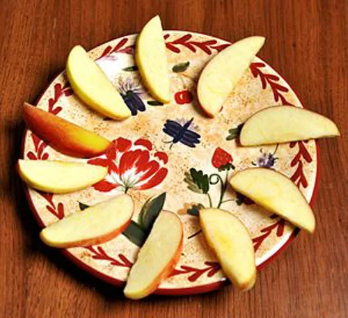 tỉa táo, tỉa táo hình con cua, tỉa táo hình thiên nga, 6 cách tỉa táo, các cách tỉa trái cây, cách tỉa trái táo nhanh và gọn, mẹo gọt trái cây đẹp, cách tỉa táo đẹp, nhanh, các nàng vụng cũng có thể làm được