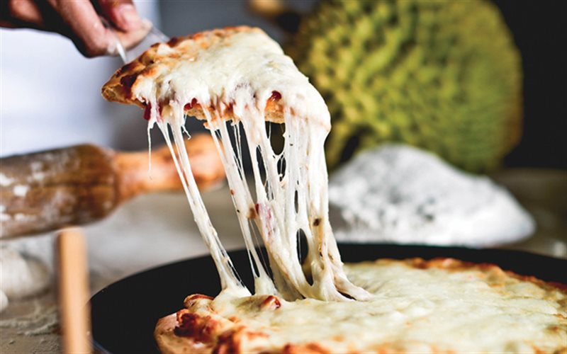 làm đế pizza tại nhà, bột làm đế pizza, cách làm bánh pizza tại nhà, tự làm bánh pizza, làm pizza chuẩn như tiệm, cách bảo quản đế pizza, chọn bột để làm đế pizza và hướng dẫn làm pizza tại nhà chuẩn như ở tiệm