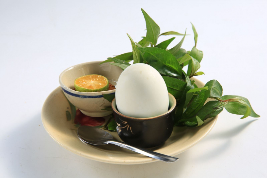 cách chọn trứng vịt lộn, không nên ăn chung với trứng vịt lộn, trứng vịt lộn vừa ăn, 4 kinh nghiệm dân gian chọn trứng vịt lộn đúng chuẩn và các thực phẩm kiêng kị với trứng vịt lộn