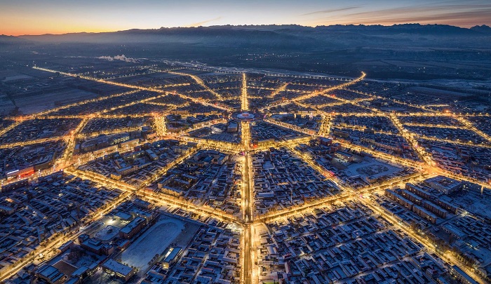 độc đáo về hình dáng của thành phố tekes, thành phố bát quái lớn nhất thế giới