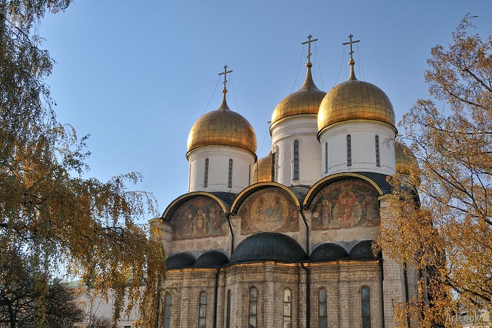 ghé thăm nhà thờ dormition ở moscow, lối kiến trúc độc đáo khiến du khách phải choáng ngợp