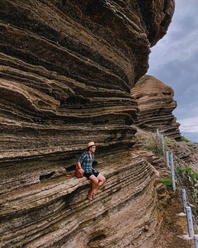 khám phá ‘grand canyon của việt nam’: núi cao cát đảo phú quý