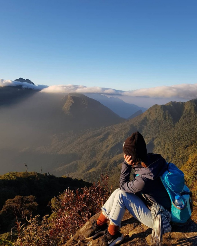 trải nghiệm trekking và chinh phục những ngọn núi đẹp ở lào cai dành cho team mê khám phá