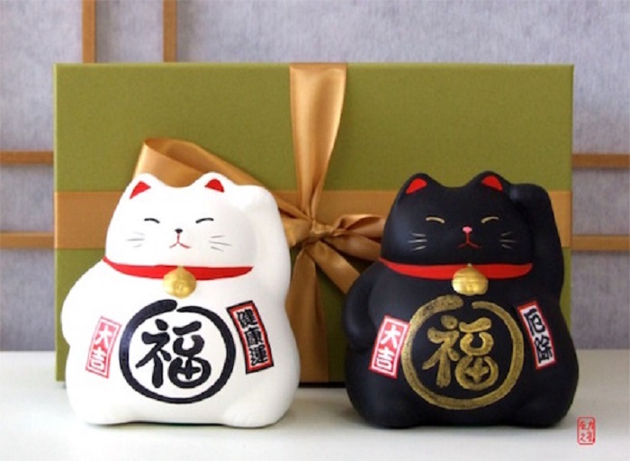 mèo thần tài maneki neko và những điều có thể bạn chưa biết