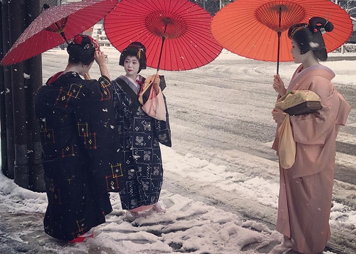 Du lịch Nhật Bản mùa đông ngắm tuyết rơi, tắm suối khoáng và vui cùng lễ hội 