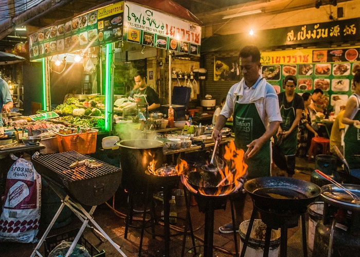 Thưởng thức các món ăn tại thiên đường ẩm thực đường phố Thái Lan