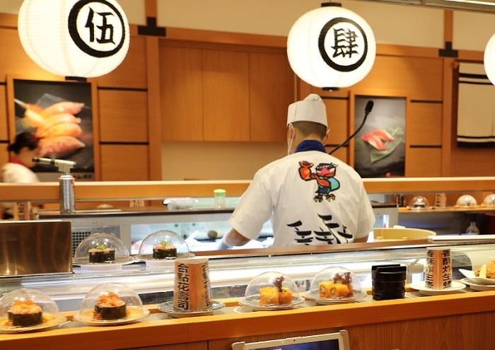 những chuỗi nhà hàng sushi băng chuyền rẻ mà ngon ở nhật