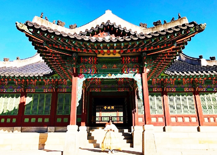 Vẻ đẹp cố cung Changdeokgung Hàn Quốc vào mùa thu mê mẩn lòng người