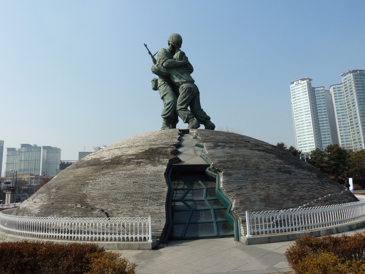 đài tưởng niệm chiến tranh hàn quốc – di tích lịch sử nổi tiếng của xứ sở kim chi