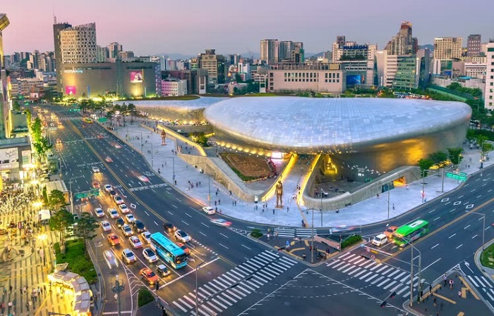 khám phá dongdaemun design plaza – tuyệt tác kiến trúc của thế kỷ 21 tại thủ đô seoul
