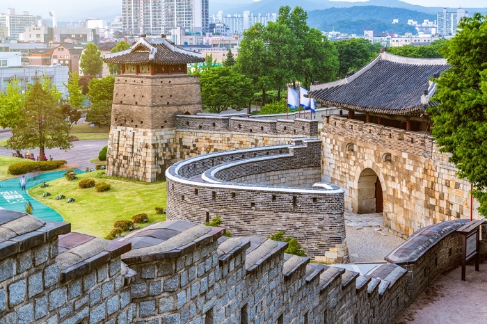 Ghé thăm thành cổ Hwaseong ở Suwon – di sản nổi tiếng Hàn Quốc