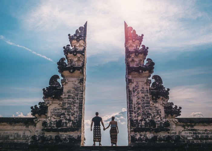Kinh nghiệm du lịch bụi Indonesia lần đầu cho bạn tha hồ khám phá quốc gia vạn đảo.