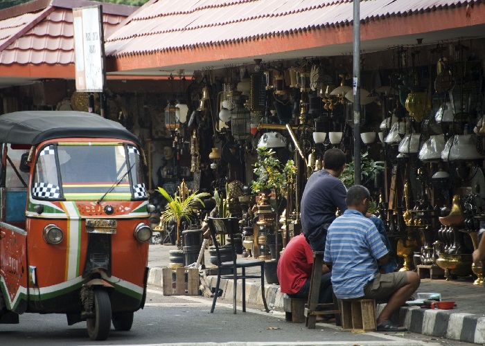 Chợ Jalan Surabaya – Ghé thăm khu buôn bán đồ cổ sầm uất