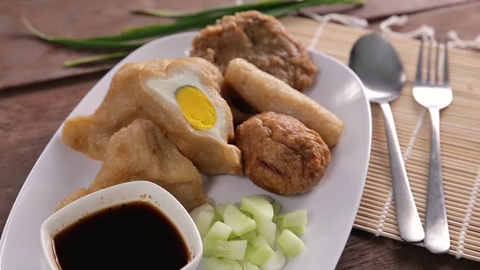 khám phá ẩm thực đường phố indonesia khiến bạn say quên lối về