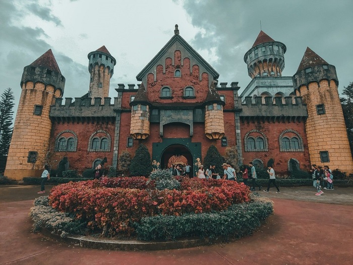 fantasy world – công viên giải trí bị bỏ hoang lớn nhất philippines