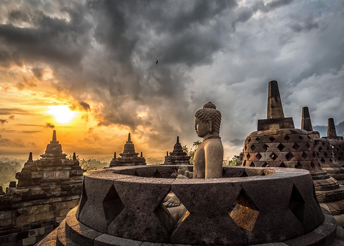 Vãn cảnh, cầu phúc ở chùa Borobudur ở Indonesia