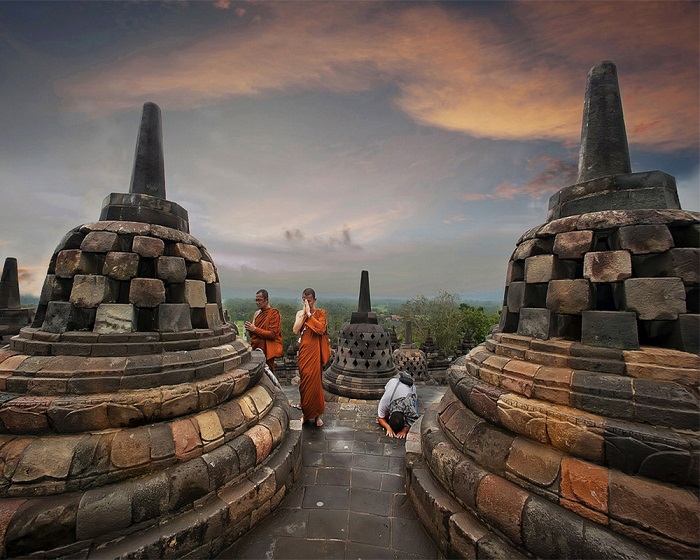 vãn cảnh, cầu phúc ở chùa borobudur ở indonesia
