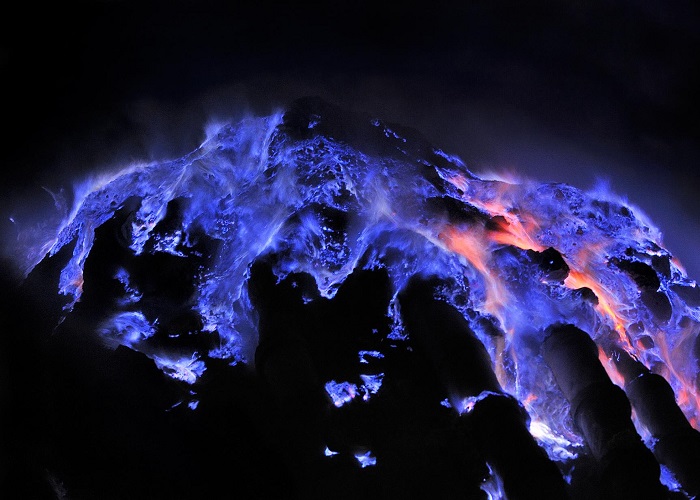 Núi lửa Ljen – Tìm về với ngọn lửa mang tên Blue Fire