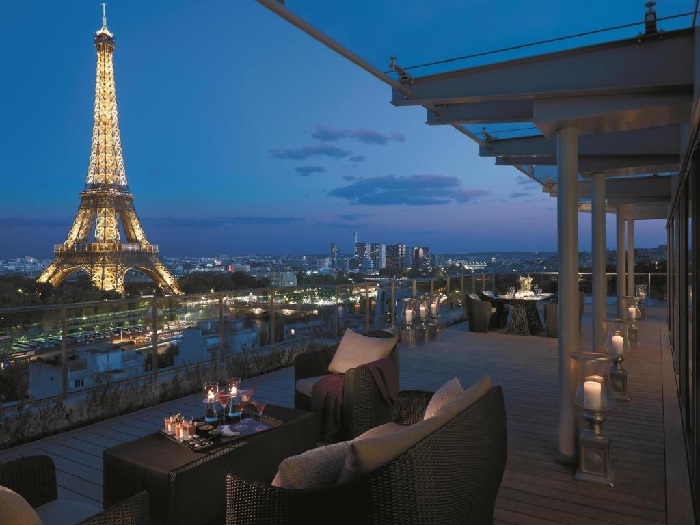 trải nghiệm cuộc sống xa hoa tại những khách sạn nổi tiếng ở paris