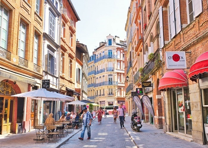 Thưởng thức vẻ đẹp cổ kính khi du lịch thành phố Toulouse nước Pháp