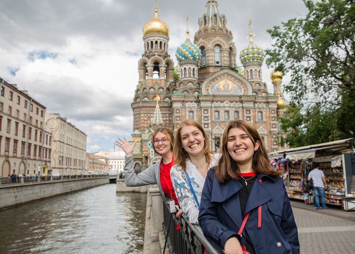 Ngắm nhìn các địa điểm du lịch Saint Petersburg nổi tiếng tuyệt đẹp