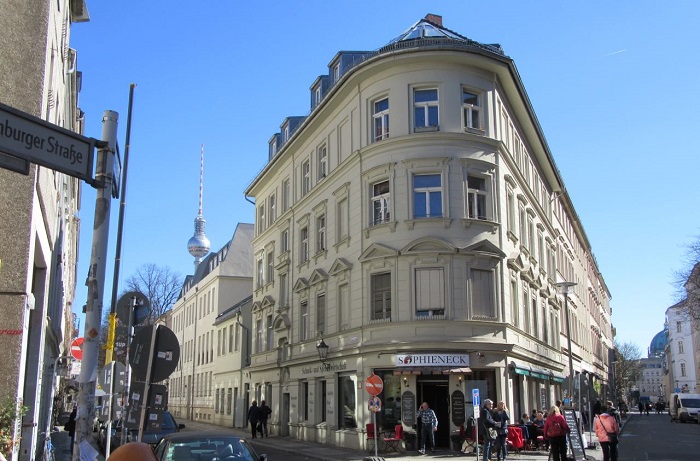 nhà hàng nổi tiếng ở berlin hấp dẫn du khách bốn phương