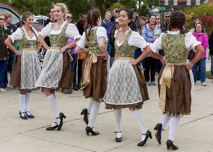 Khám phá nét độc đáo trong trang phục truyền thống của người Đức