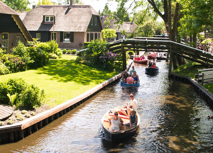 Mê mẩn quên lối về với những ngôi làng du lịch đẹp như cổ tích ở Hà Lan