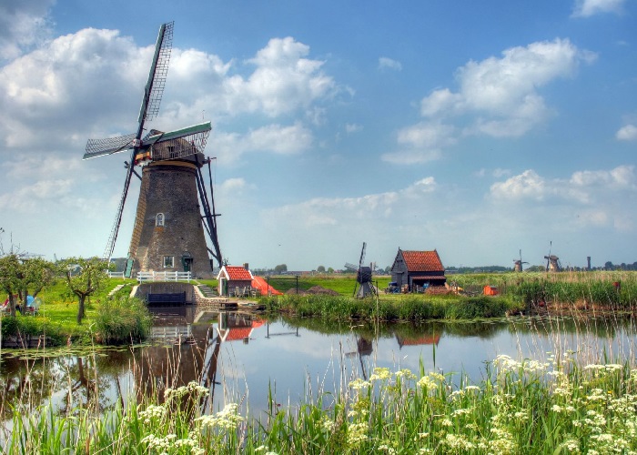 Chiêm ngưỡng vẻ đẹp tựa cổ tích tại ngôi làng cối xay gió Kinderdijk
