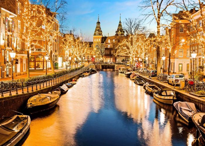 Vẻ đẹp cổ kính phía Tây vành đai kênh đào ở Amsterdam