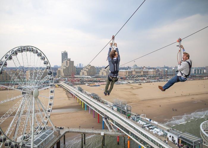 cách người bản địa tận hưởng mùa hè trên bãi biển scheveningen