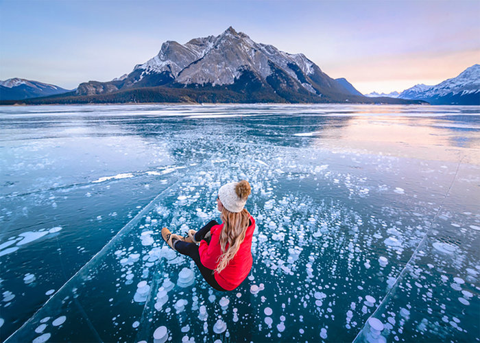 Ngỡ ngàng trước vẻ đẹp siêu thực của hồ băng Abraham, Canada