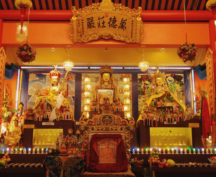 khám phá 2 ngôi chùa phật giáo nổi tiếng ở singapore