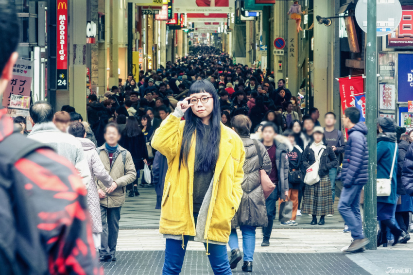 Kính mắt giá rẻ và thời trang tại Nhật Bản – JINS Shinsaibashi