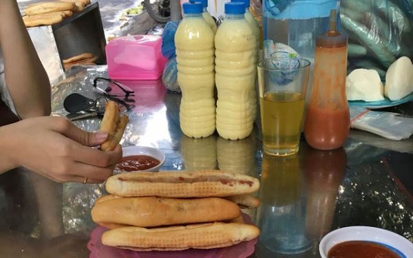 10 địa chỉ bán bánh mì cay Hải Phòng ngon