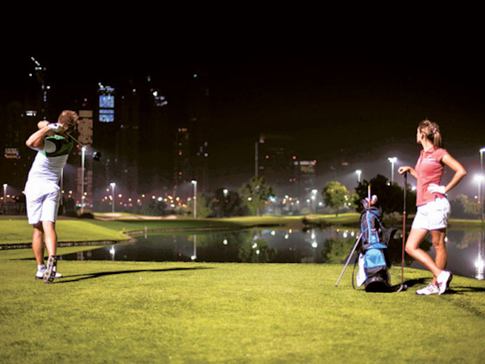 giắt túi kinh nghiệm chơi golf ban đêm để tận hưởng ‘cuộc vui’ trọn vẹn sau ánh hoàng hôn