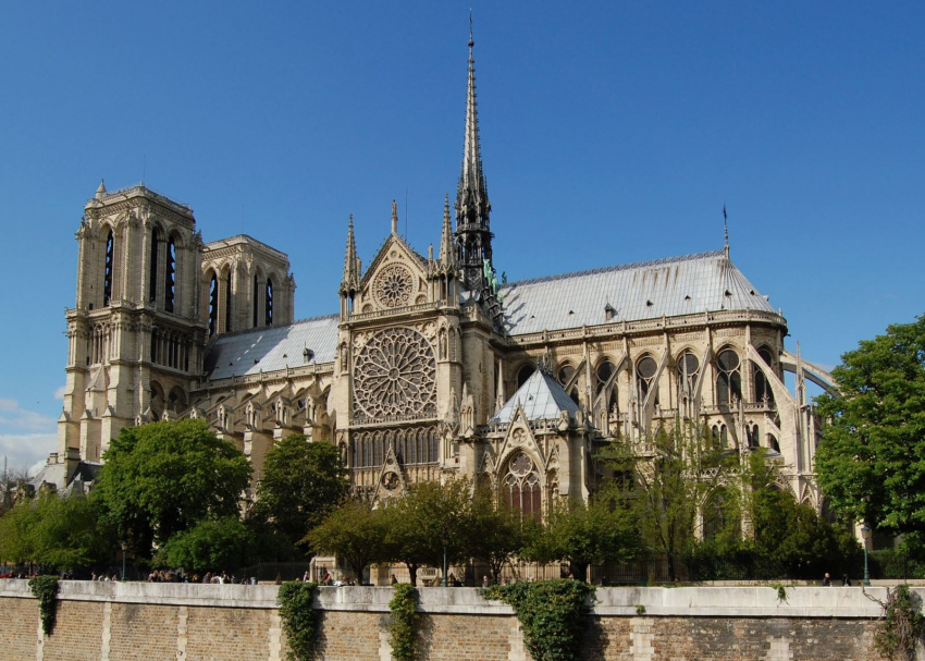 Tìm hiểu về công trình tôn giáo Nhà thờ Đức Bà Paris