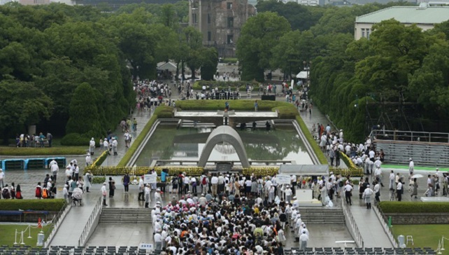 tham quan đài tưởng niệm hòa bình hiroshima ở nhật bản