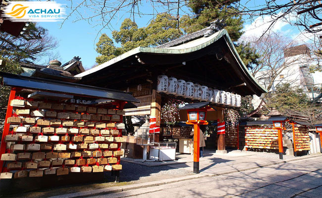Kỳ lạ ngôi đền xin cắt duyên ở Kyoto – Nhật Bản